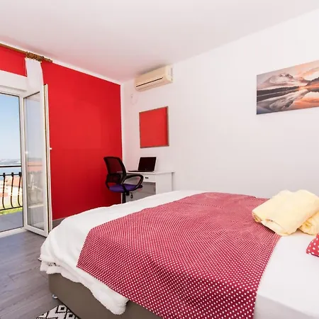 In Okrug Gornji 34370 Apartment Trogir